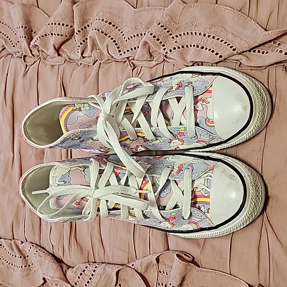 Girl's Converse, size 5, unicorn design, preowned